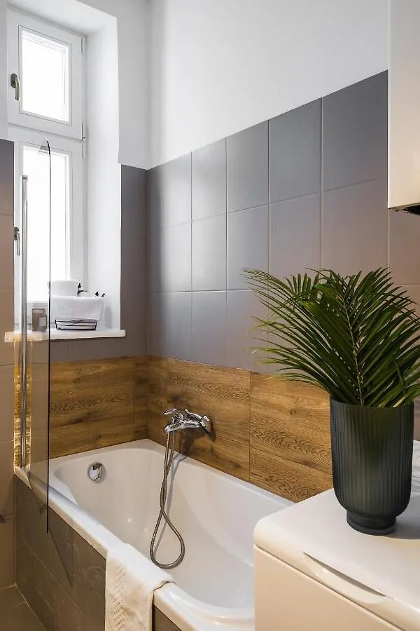 Cracovian Apartment - Loft Affair 0*, Krakow